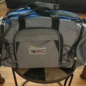 ❤️ 6 for 20 ❤️ Walk to Cure Diabetes Gray and Blue Duffel Bag